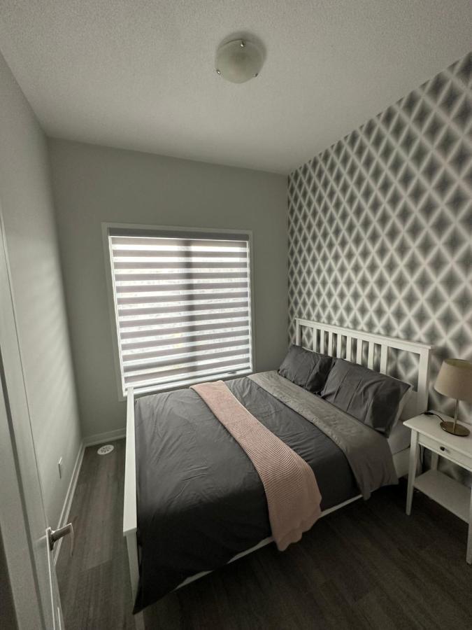 Modern Townhouse, Vaughan, Ontario, Canada Экстерьер фото