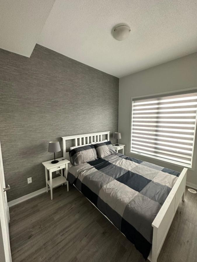 Modern Townhouse, Vaughan, Ontario, Canada Экстерьер фото